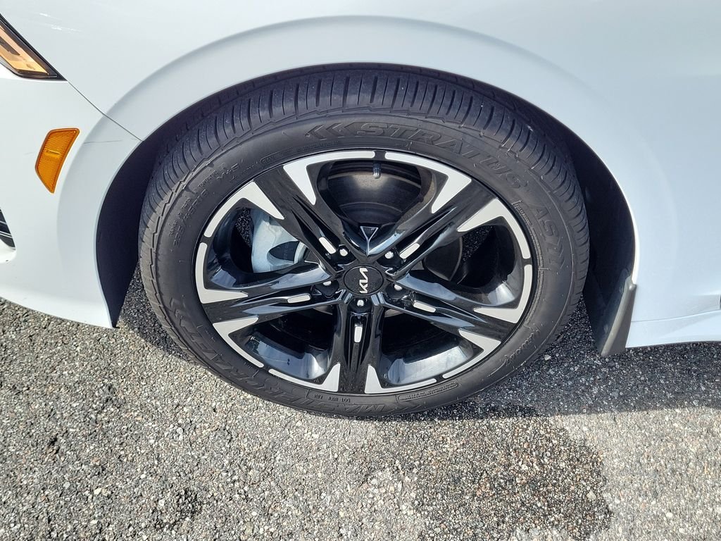 Used 2024 White Kia GT-Line image 36
