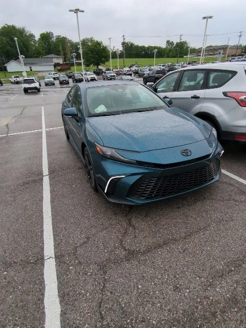Used 2026  Toyota SE image 4