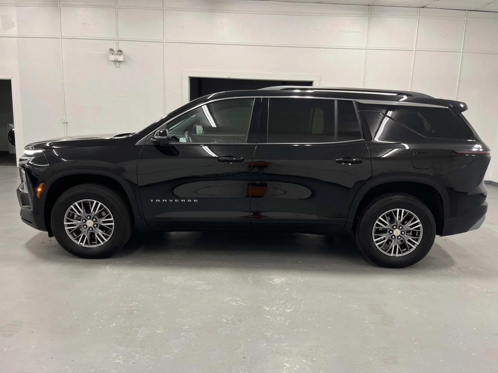 Used 2026 Mosaic Black Metallic Chevrolet LT image 5