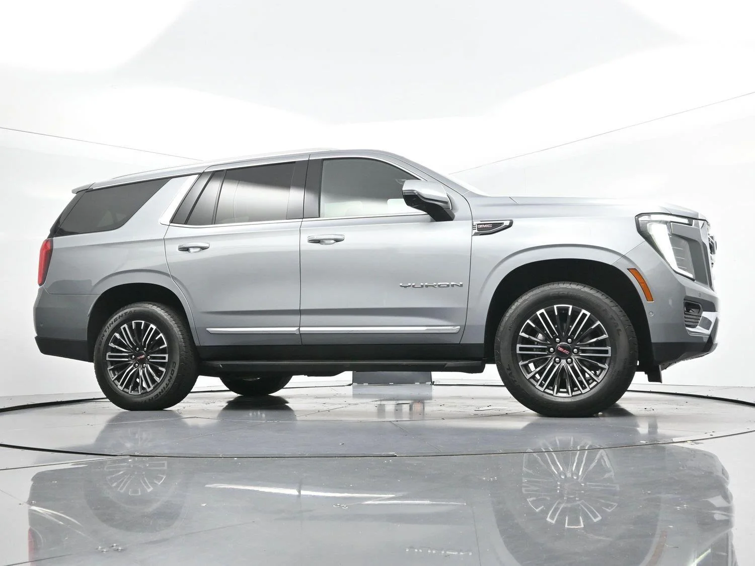 Used 2025 Sterling Metallic GMC Elevation image 41
