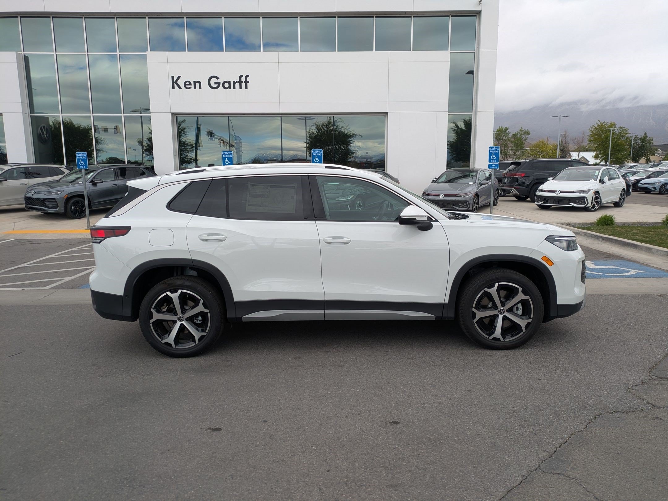 New 2026 Pure White Volkswagen SE image 2