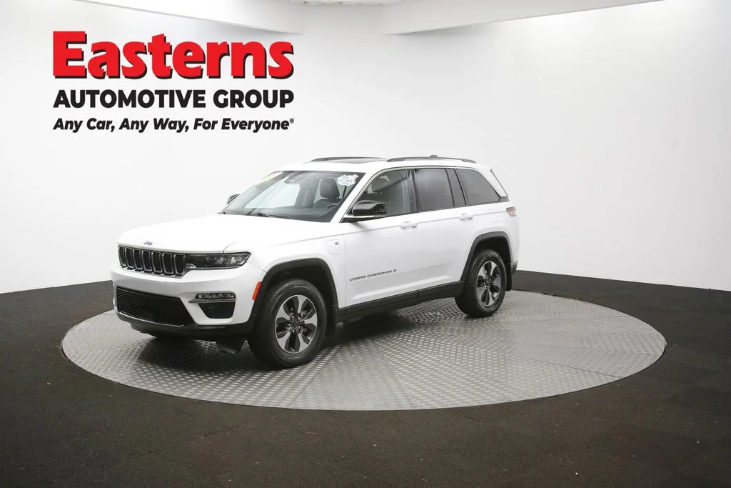 Used 2022 White Jeep 4xe image 51