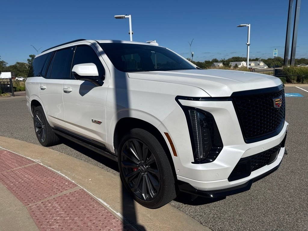 Used 2025 White Cadillac V-Series image 3