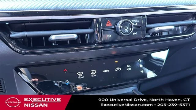 Used 2025 Gray Nissan SR image 17