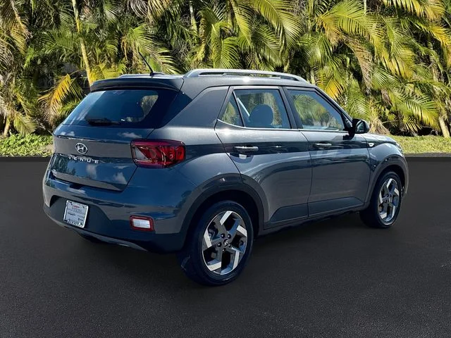 Used 2025 Gray Hyundai SEL image 4