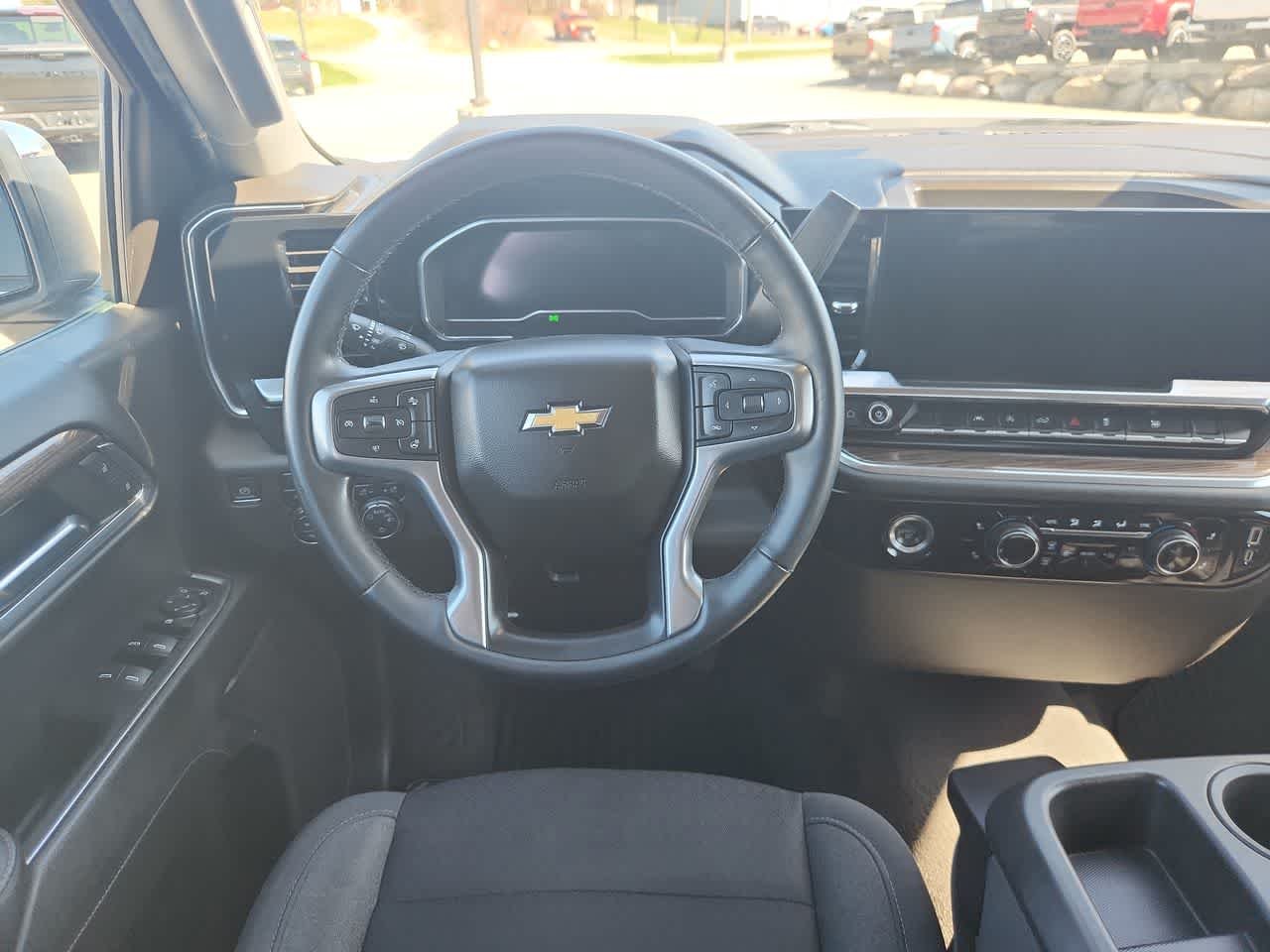 2024 Chevrolet Silverado 1500 LT - Photo 18