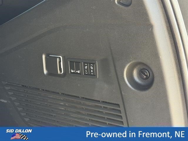 Used 2022 Black Chevrolet Z71 image 6