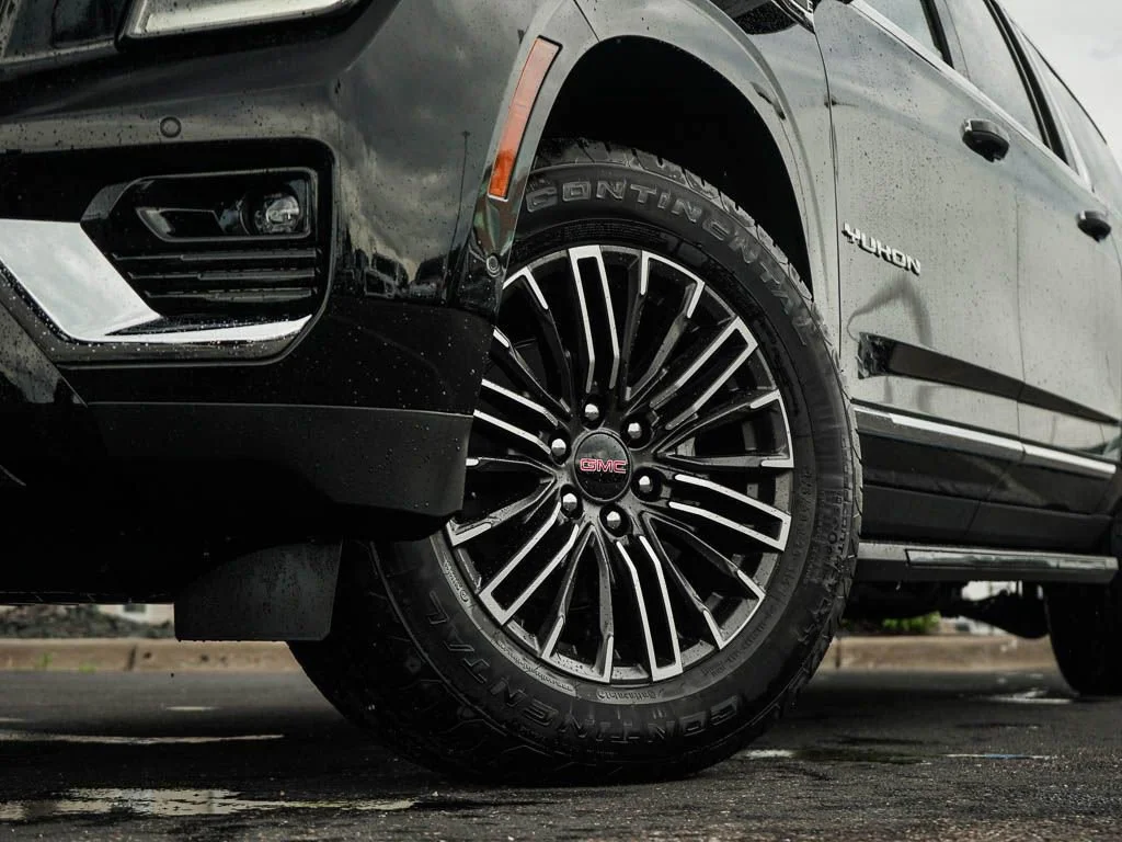 New 2026 Onyx Black GMC Elevation image 6