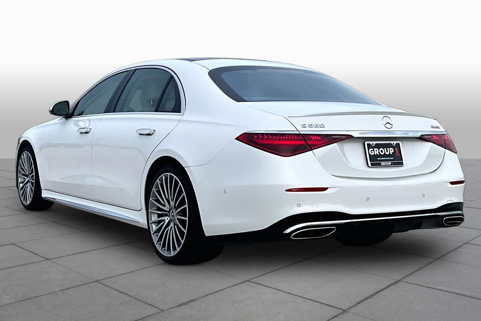 Used 2024 MANUFAKTUR Moonlight White Metallic Mercedes-Benz S 580 image 12