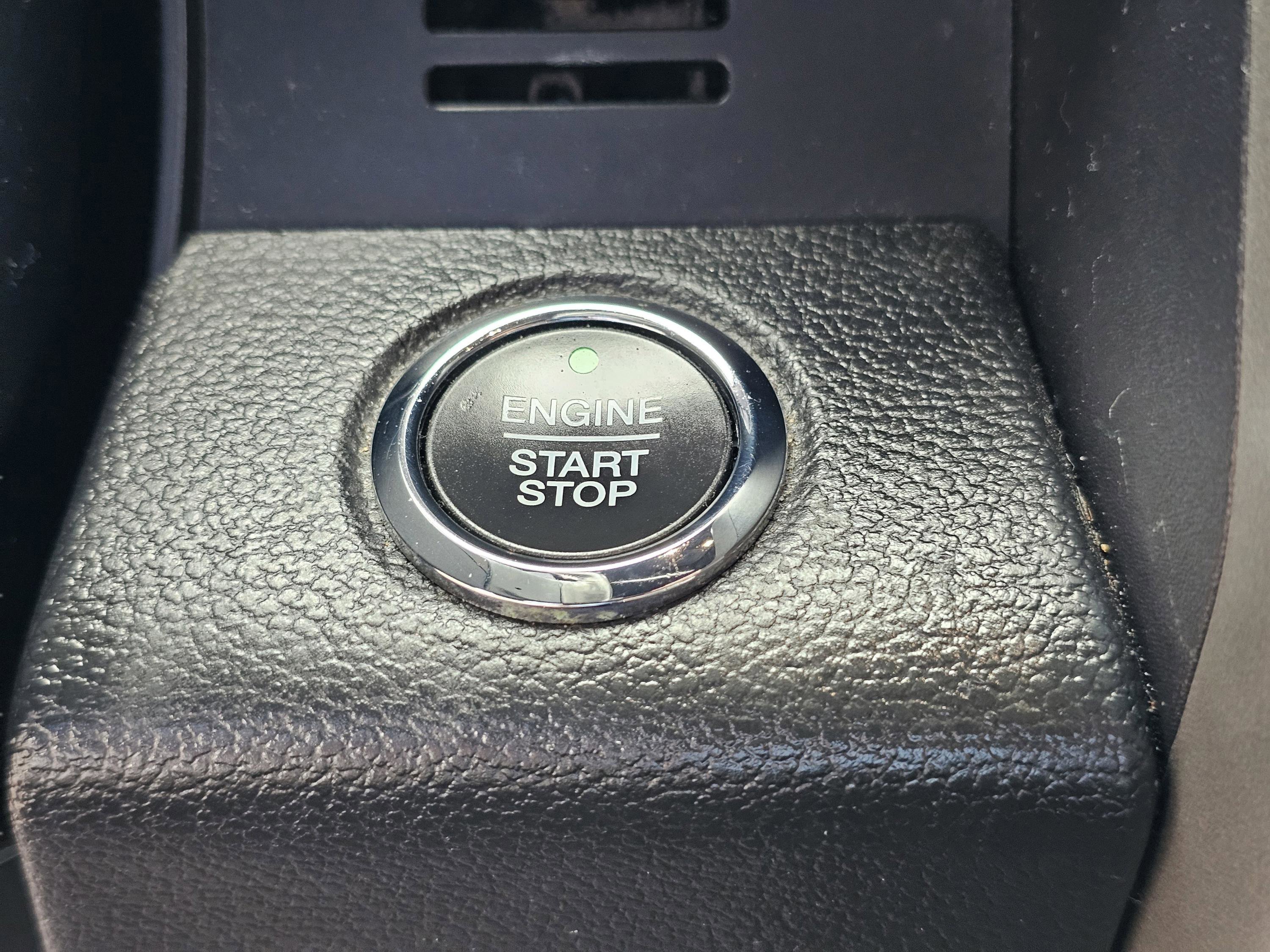 Used 2020 Magnetic Metallic Ford XLT image 24