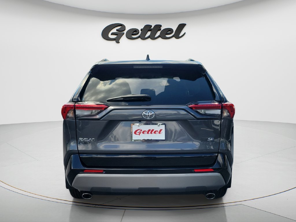 2025 Toyota RAV4 SE - Photo 6