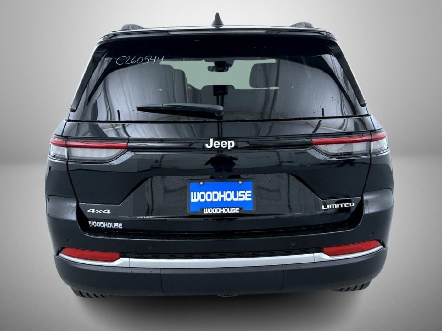 New 2026 Diamond Black Crystal Pearl-Coat Exterior Paint Jeep Limited image 6