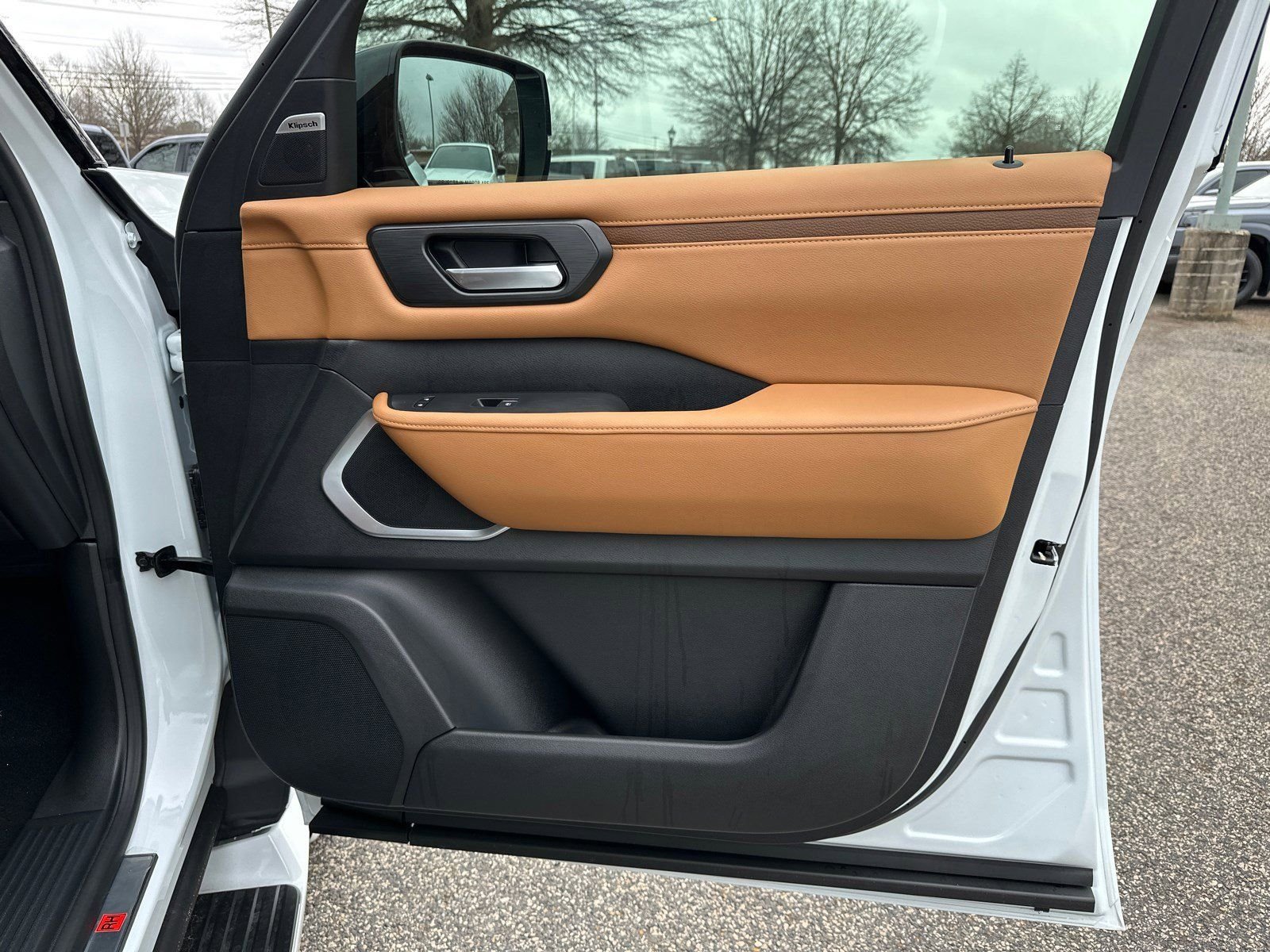 New 2026 White Nissan Platinum Reserve image 14