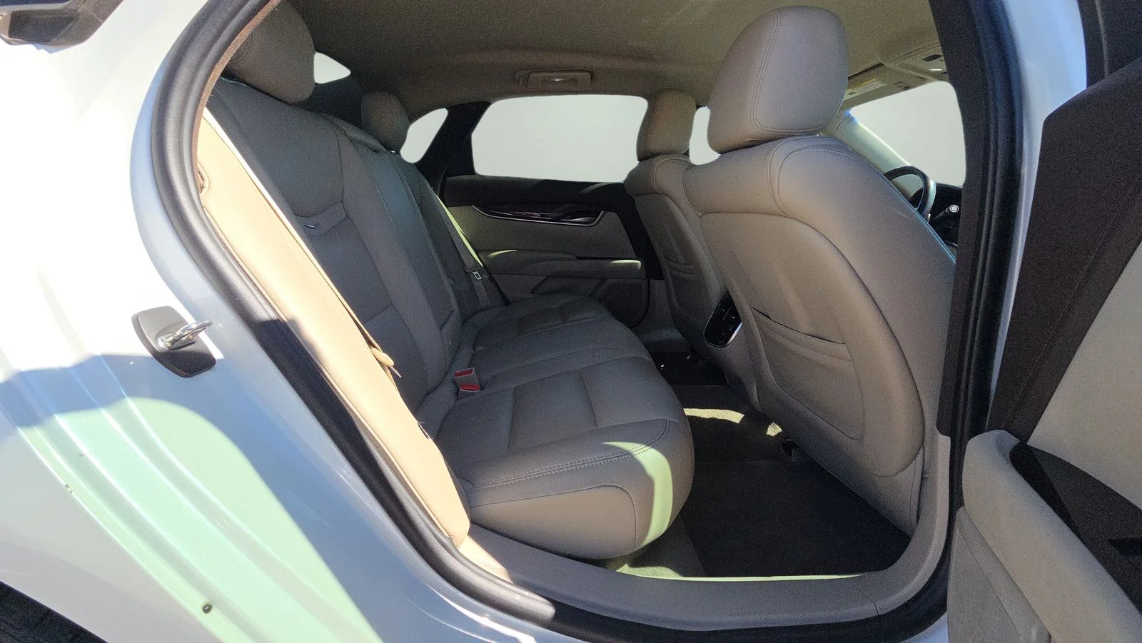 Used 2016 White Cadillac Luxury image 14