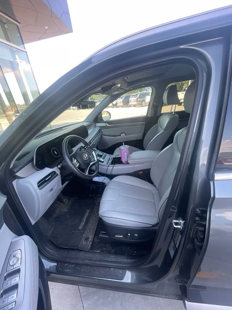 Used 2025 Gray Hyundai SEL Premium image 6