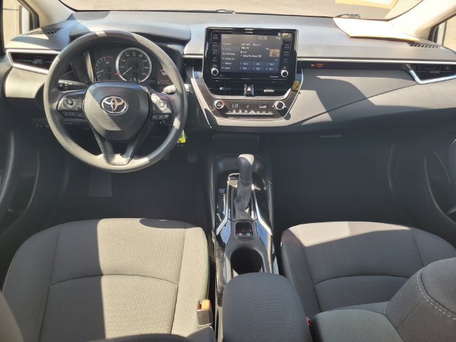 Used 2022 White Toyota LE image 16