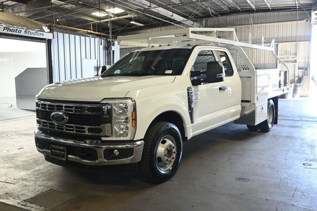 New 2026 Oxford White Ford XL image 5