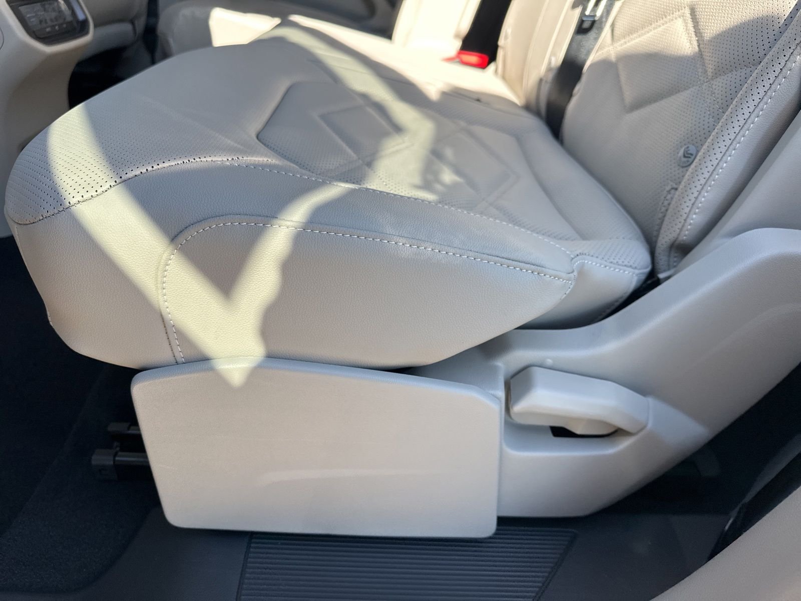 New 2026 Green Volkswagen 2.0T SE w/Technology image 25