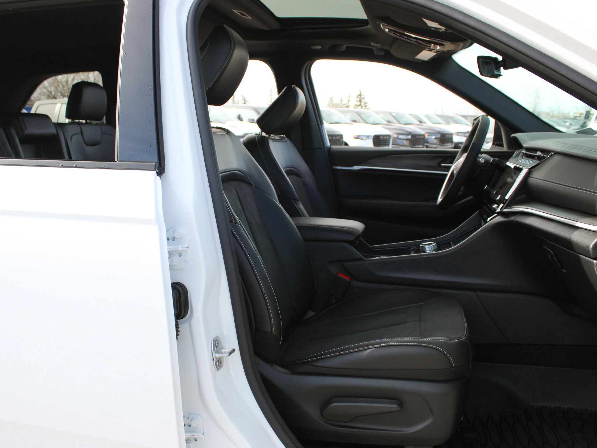 New 2026 White Jeep Altitude* 4x4, 2.0L Turbo image 13