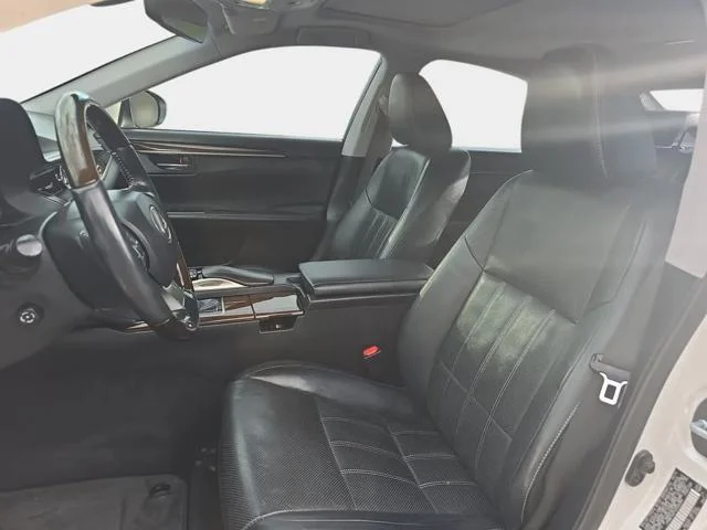 Used 2016 White Lexus 350 image 15
