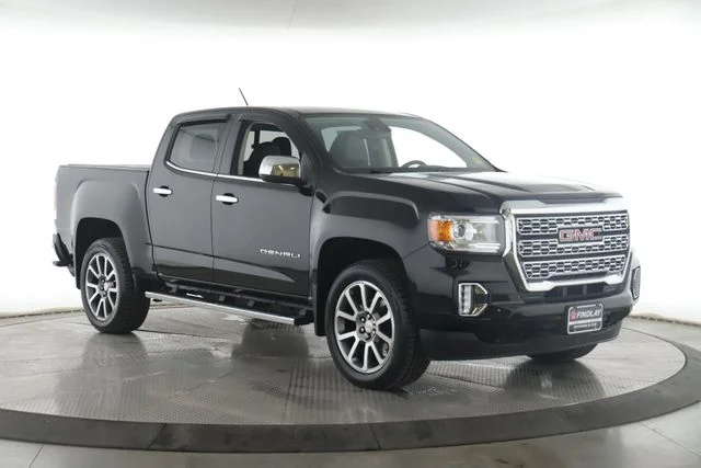 Used 2022 Black GMC Denali image 2