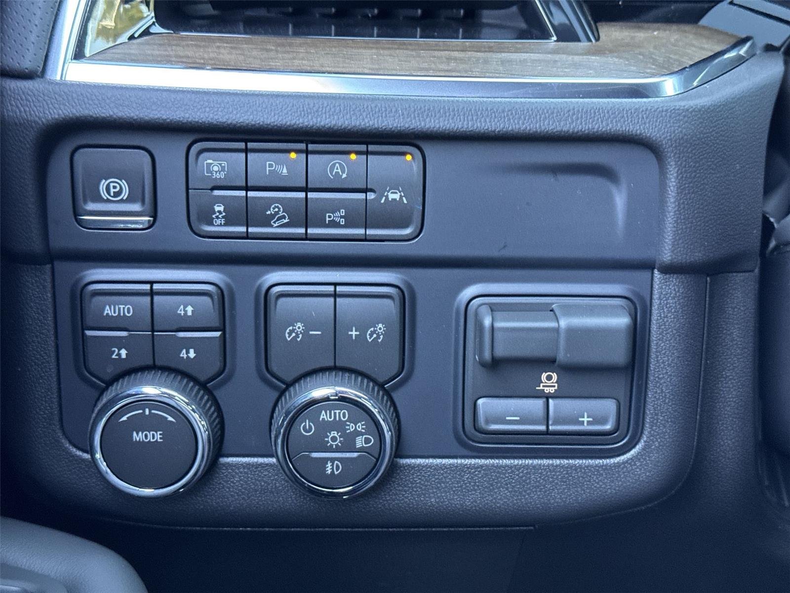 New 2026 Sterling Gray Metallic Chevrolet High Country image 22
