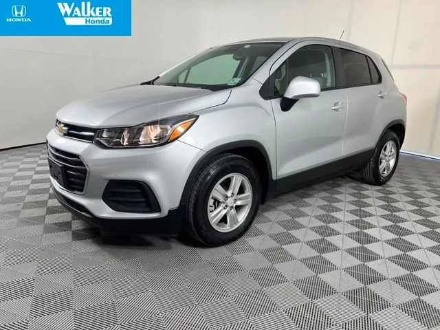 Used 2022 Silver Chevrolet LS image 3