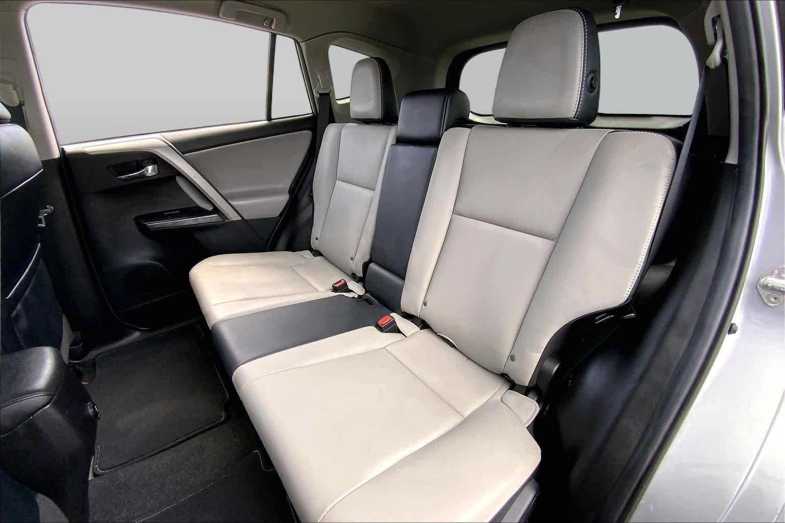 Used 2018 Silver Sky Metallic Toyota Limited image 20