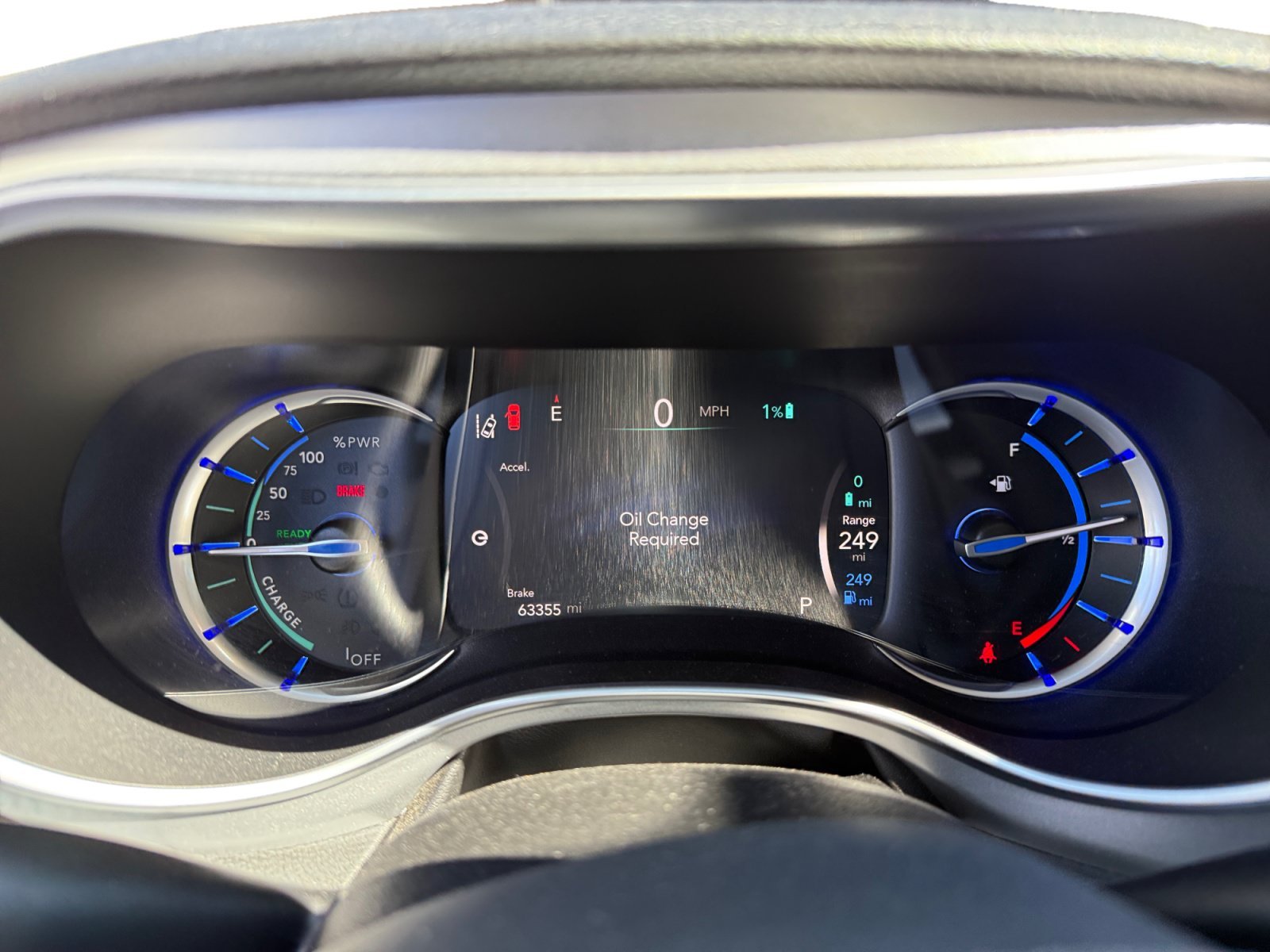 Used 2018 Billet Silver Metallic Chrysler Limited image 11