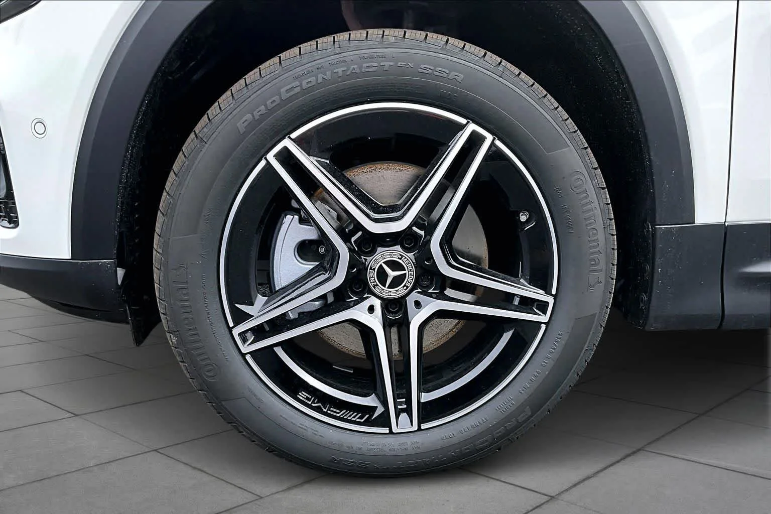 New 2026 Polar White Mercedes-Benz GLB 250 image 15