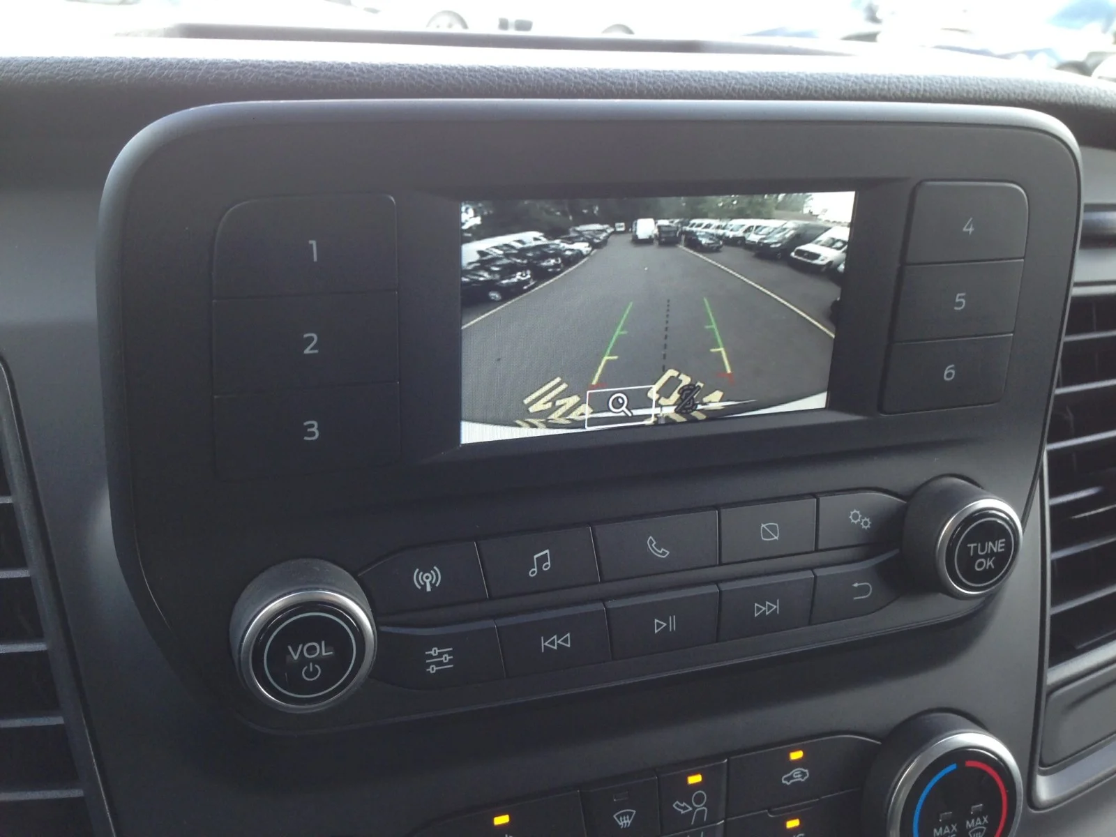 Used 2020 Oxford White Ford w/ rearCam image 49