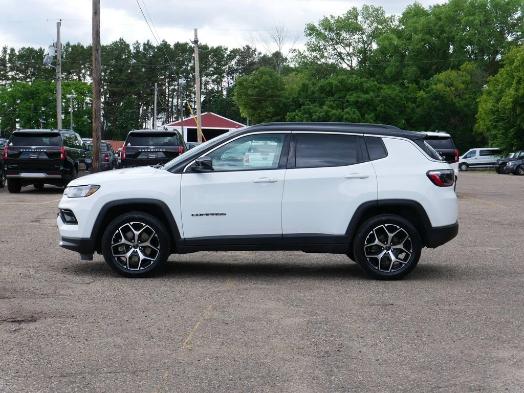 Used 2025 White Jeep Limited image 5