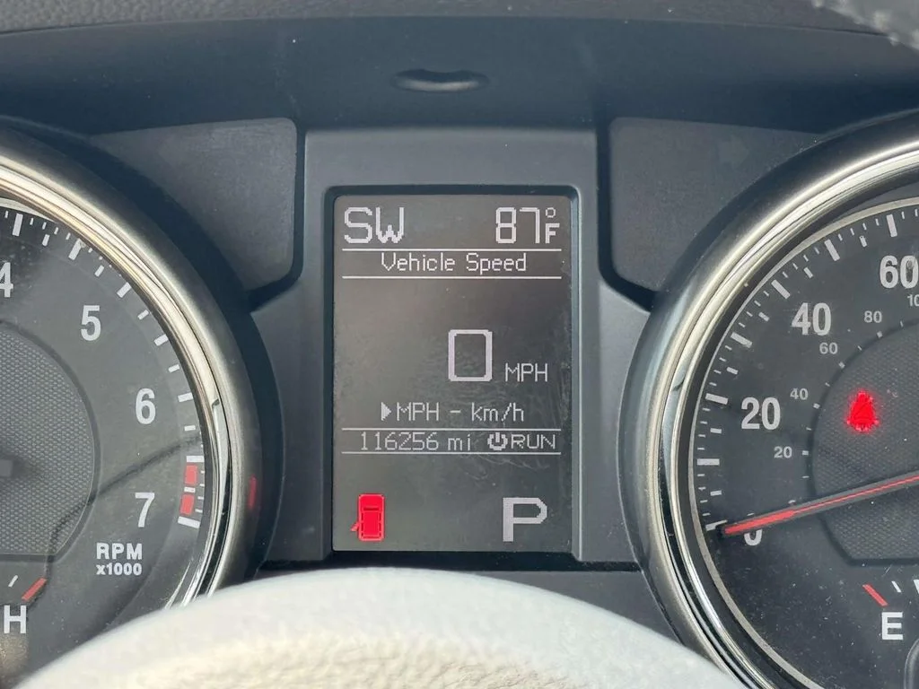 Used 2013 Gray Jeep Limited image 28