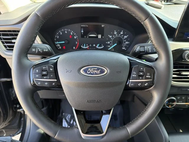 Used 2022 Black Ford SE image 16
