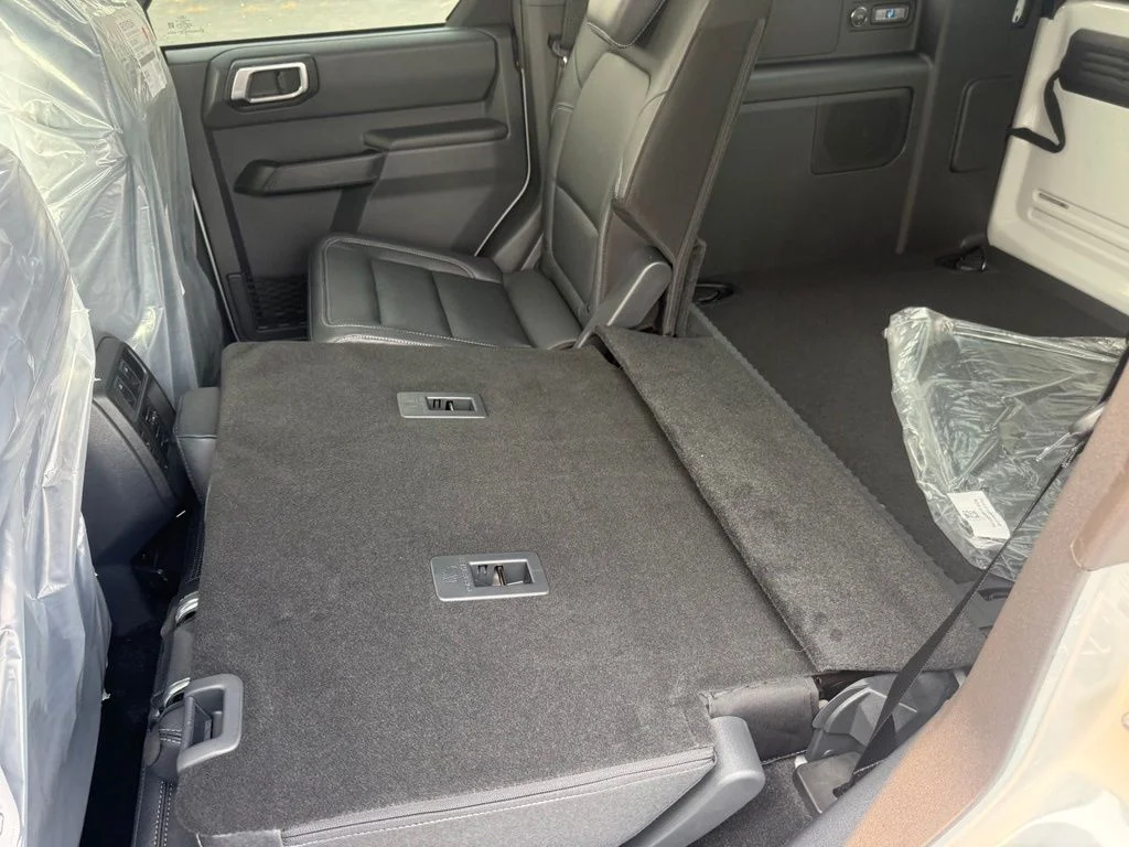 New 2026 Avalanche Gray Ford Big Bend® image 40
