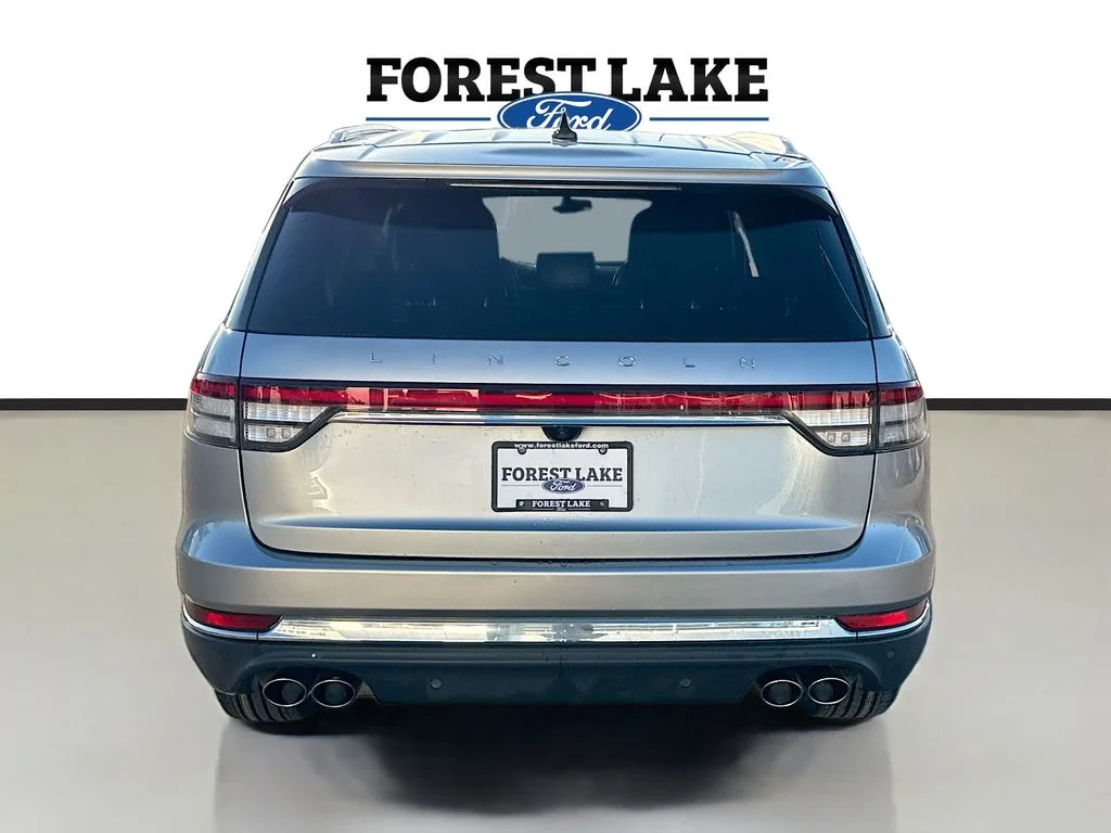 Used 2023 Silver Radiance Metallic Lincoln Standard image 6