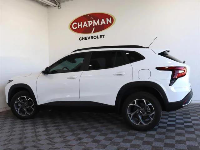 Certified Used 2024 Summit White Chevrolet LT image 3
