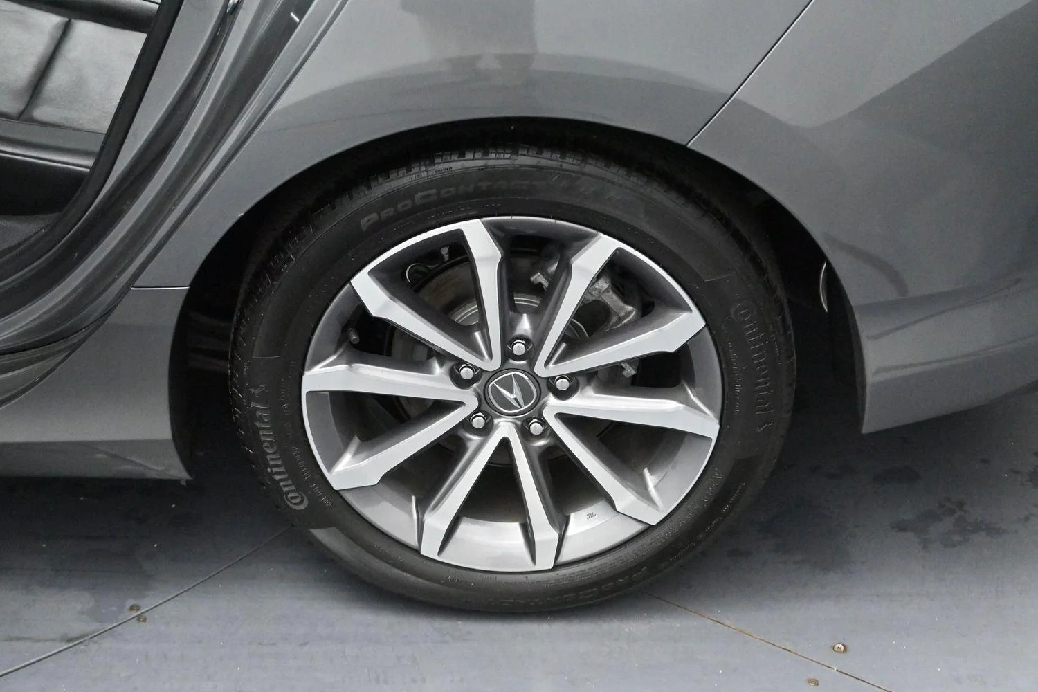 Used 2023 Liquid Carbon Metallic Acura Base image 28
