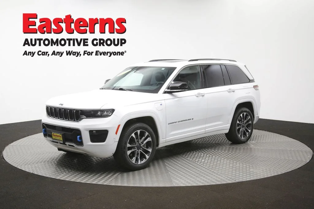 Used 2022 White Jeep Overland 4xe image 60