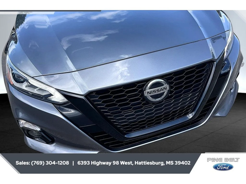 Used 2022 Gun Metallic Nissan 2.5 SR image 23