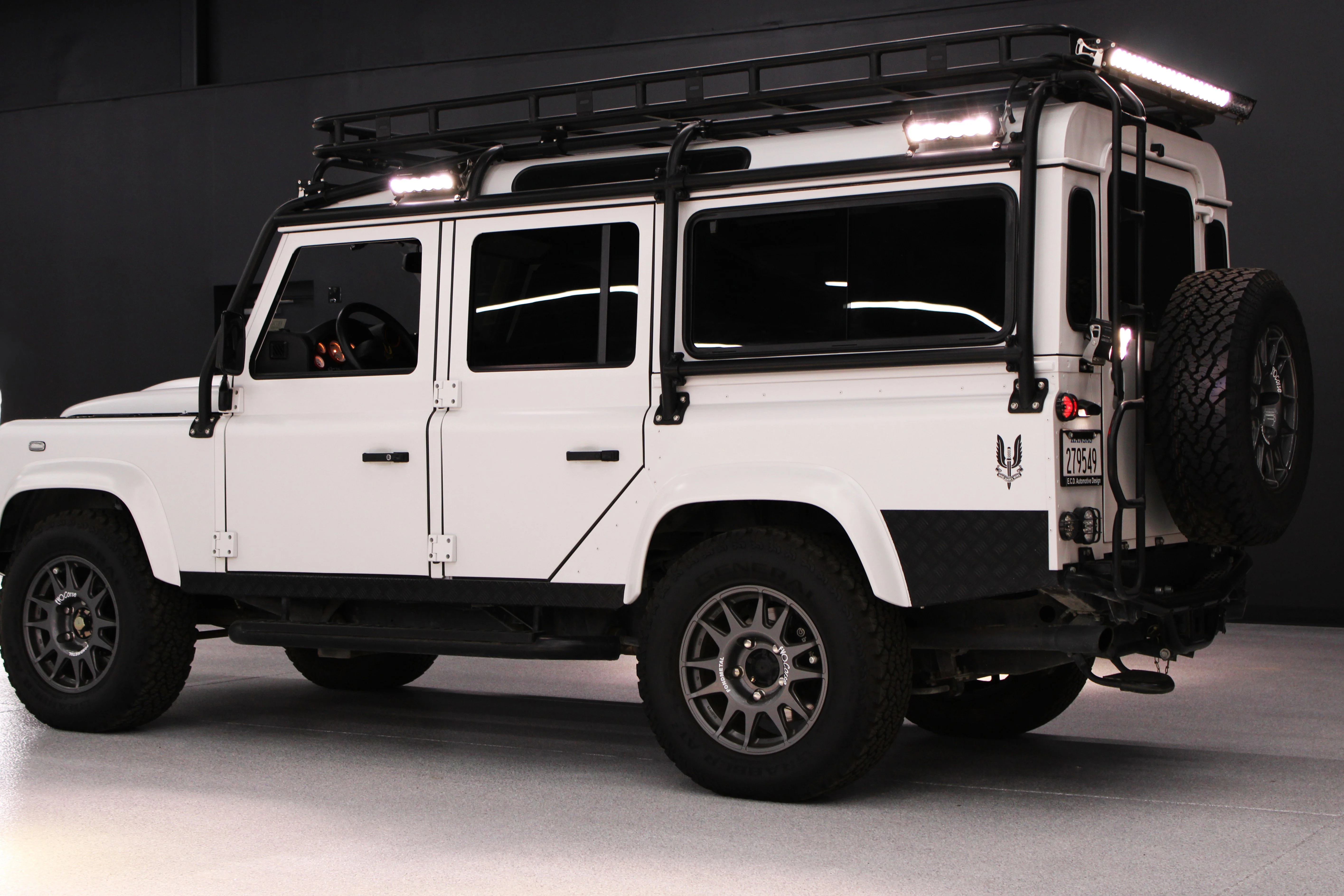 Used 1986 Lamborghini White Land Rover  image 32