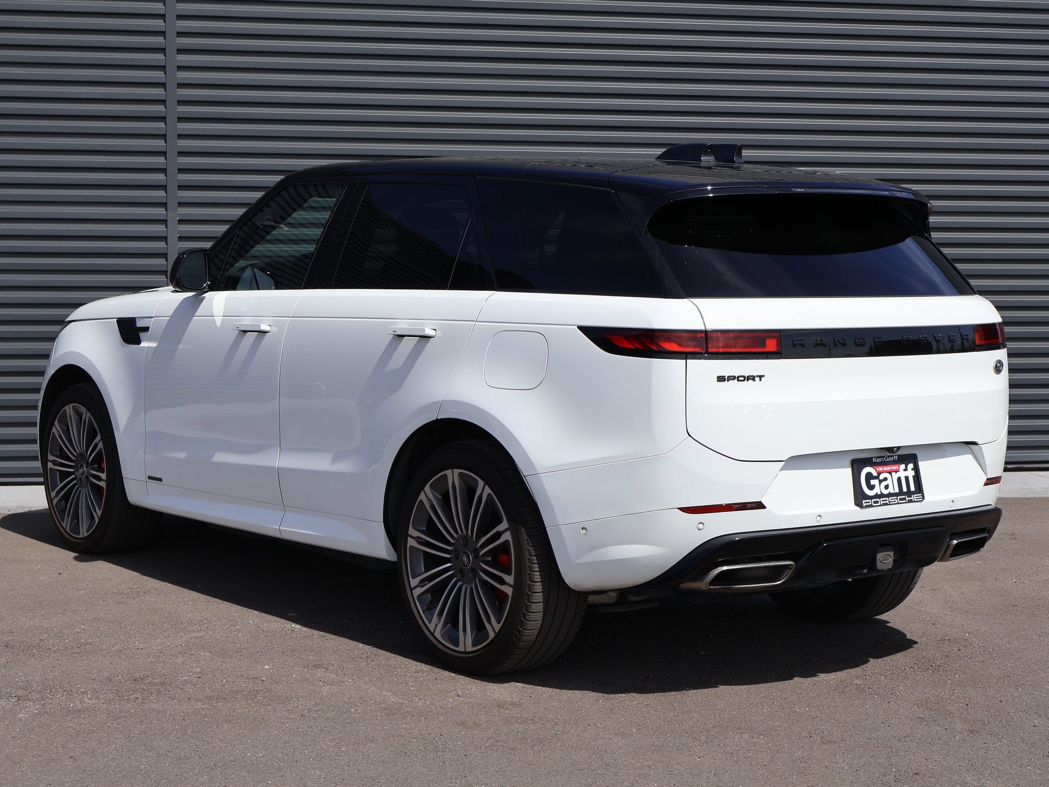 Used 2023 Fuji White Land Rover Autobiography image 3