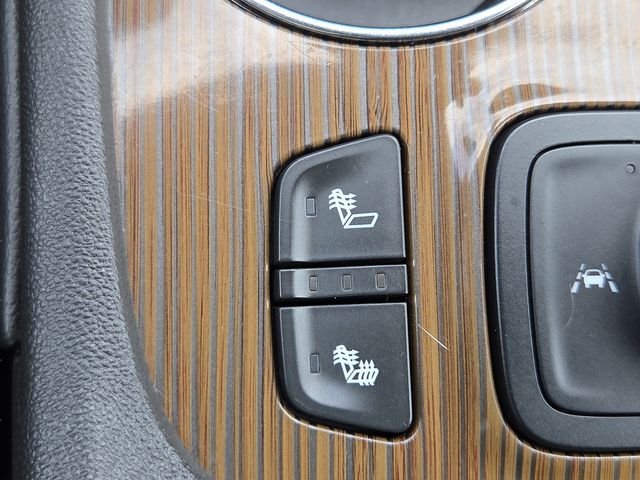 Used 2023 Sterling Metallic GMC SLE image 14