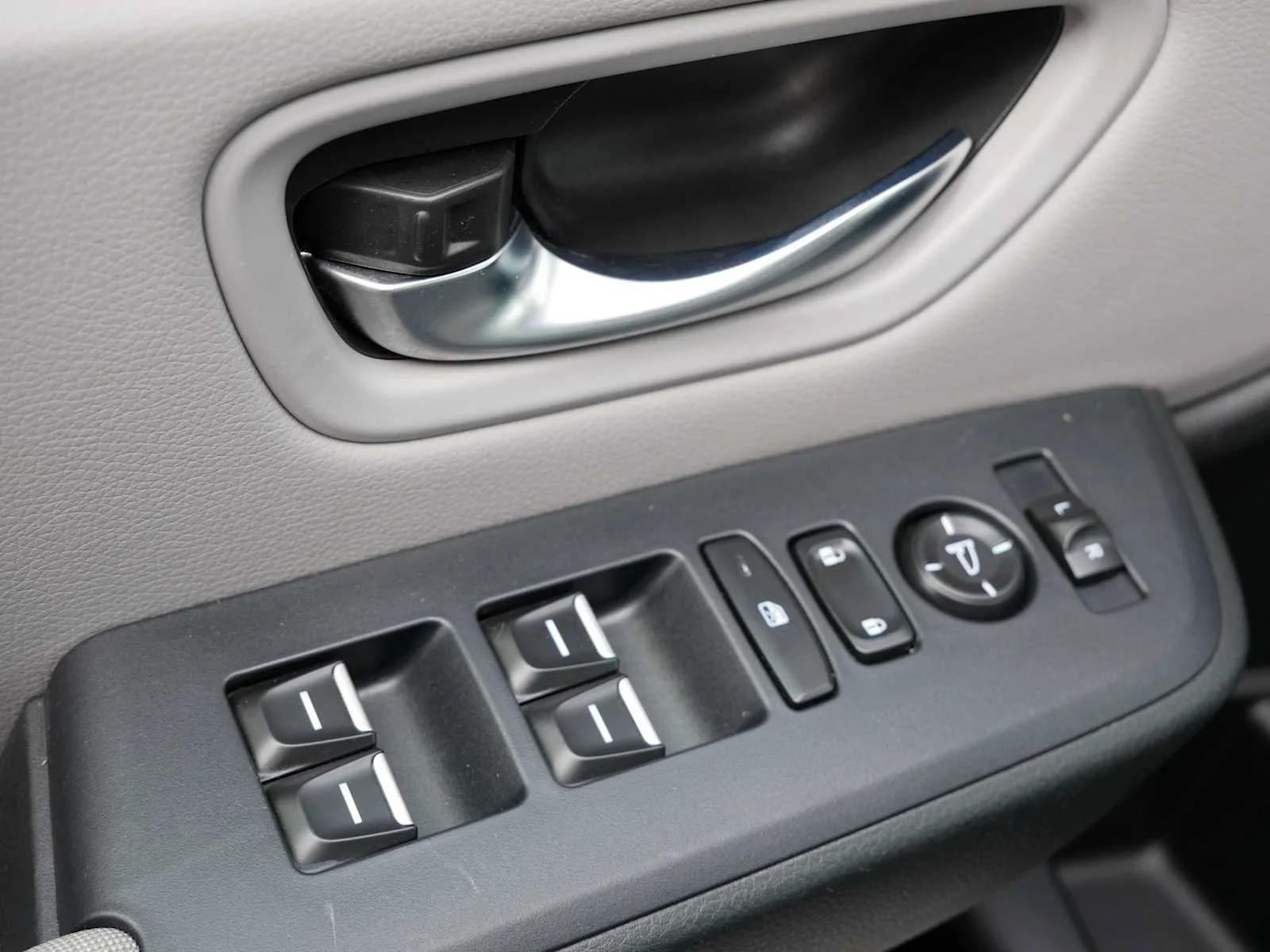 2023 Honda Pilot LX - Photo 55