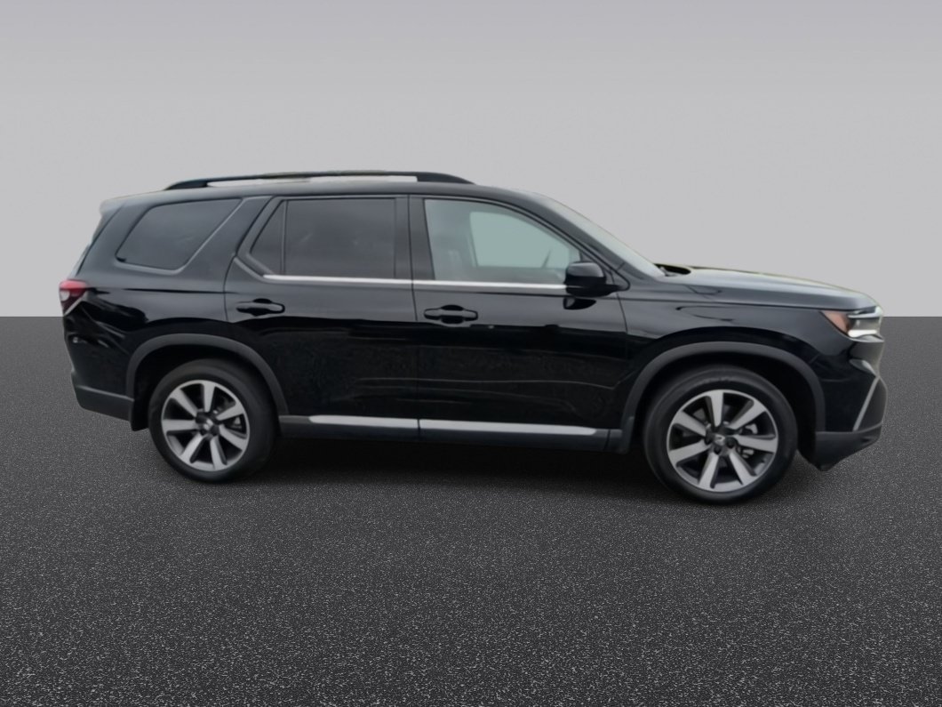 Used 2024 Black Honda Touring image 9