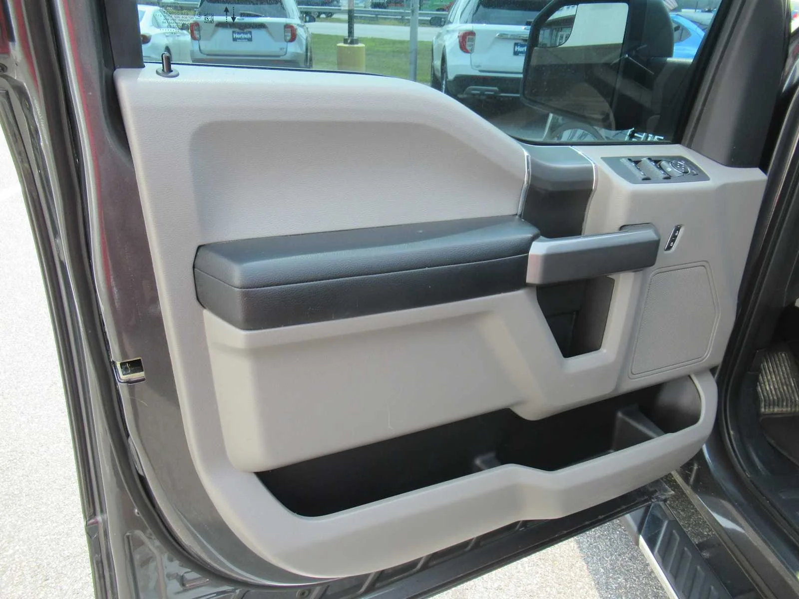 Used 2020 Magnetic Ford XLT image 13