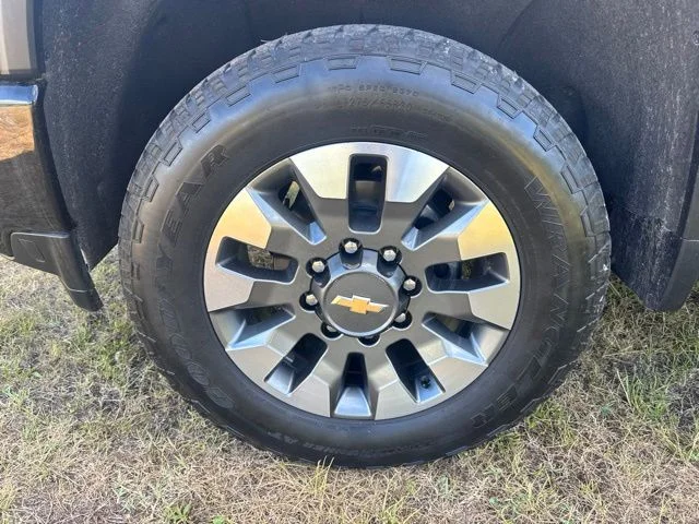 Used 2022 Blue Chevrolet Custom image 12
