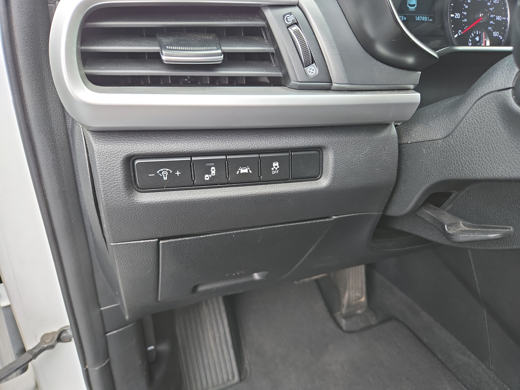 Used 2020 White Kia LX image 15