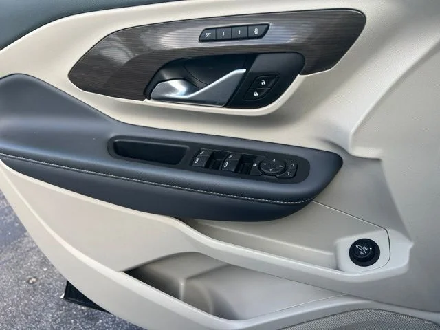 Used 2024 Black GMC Denali image 18