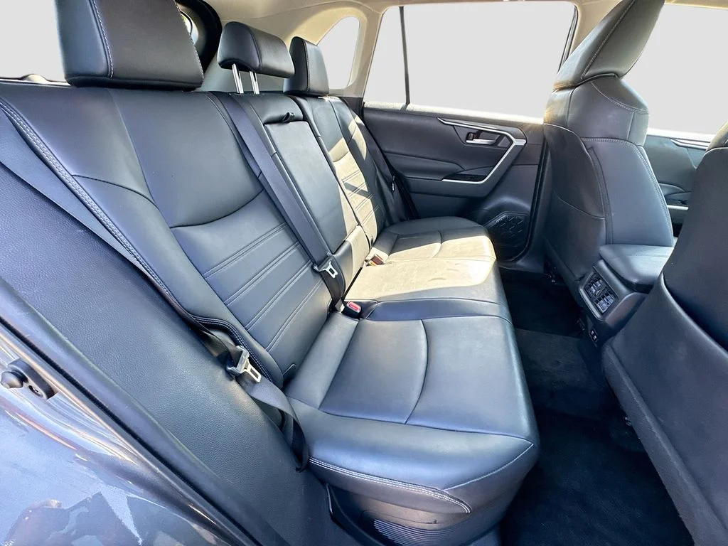 Used 2021 Gray Toyota XLE Premium image 34